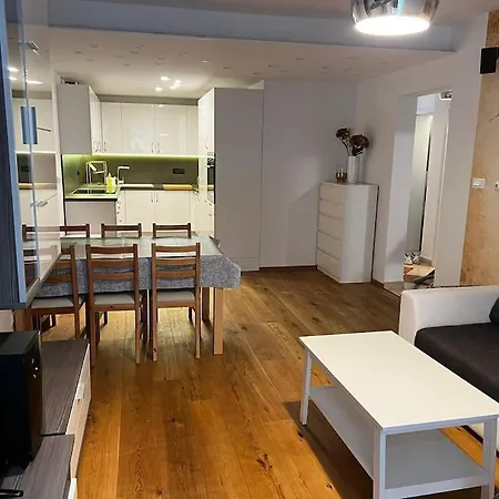 Apartment Porec, Tolle 3 Zi-whg, Sehr Zentral, Zustand! Mit Internet Und W-lan! Porec