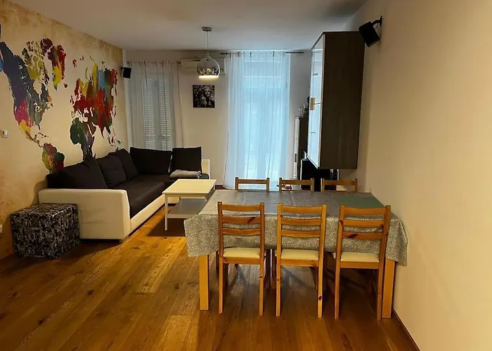 Apartment Porec, Tolle 3 Zi-whg, Sehr Zentral, Zustand! Mit Internet Und W-lan! Porec