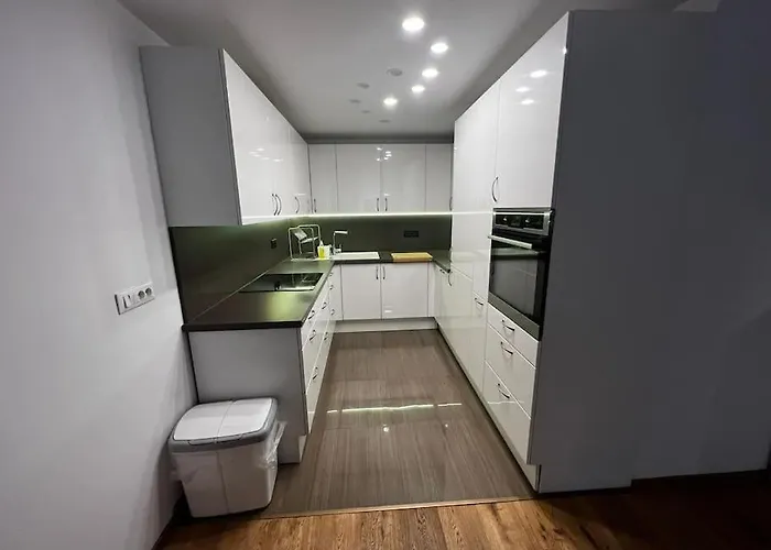 Apartment Porec, Tolle 3 Zi-whg, Sehr Zentral, Zustand! Mit Internet Und W-lan!