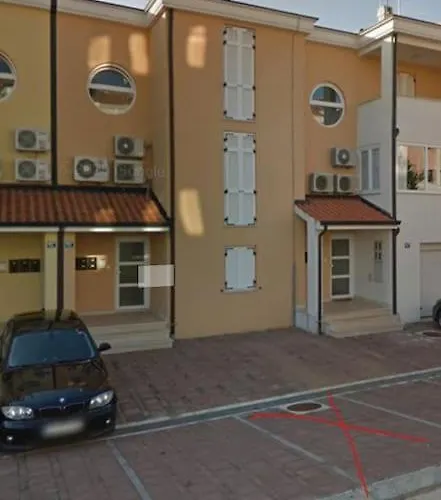 Porec, Tolle 3 Zi-whg, Sehr Zentral, Zustand! Mit Internet Und W-lan! Apartman